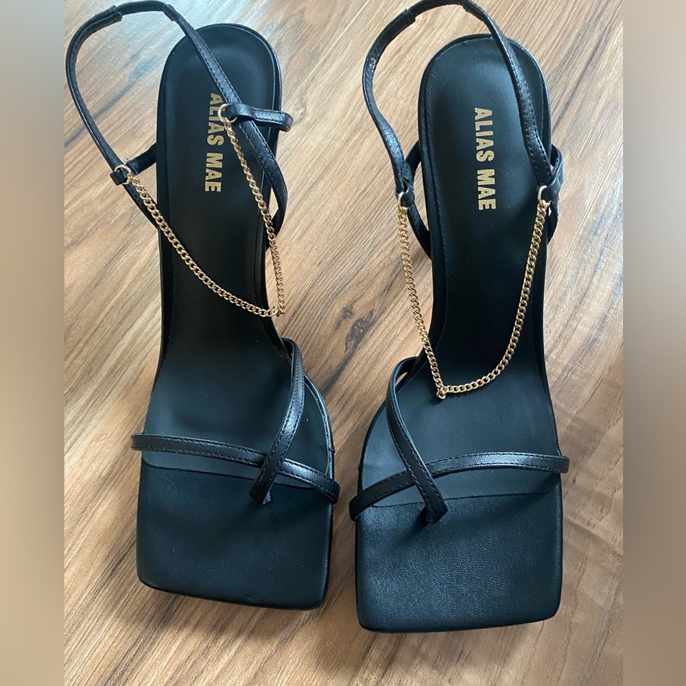 Alias Mae chain heeled sandals never worn